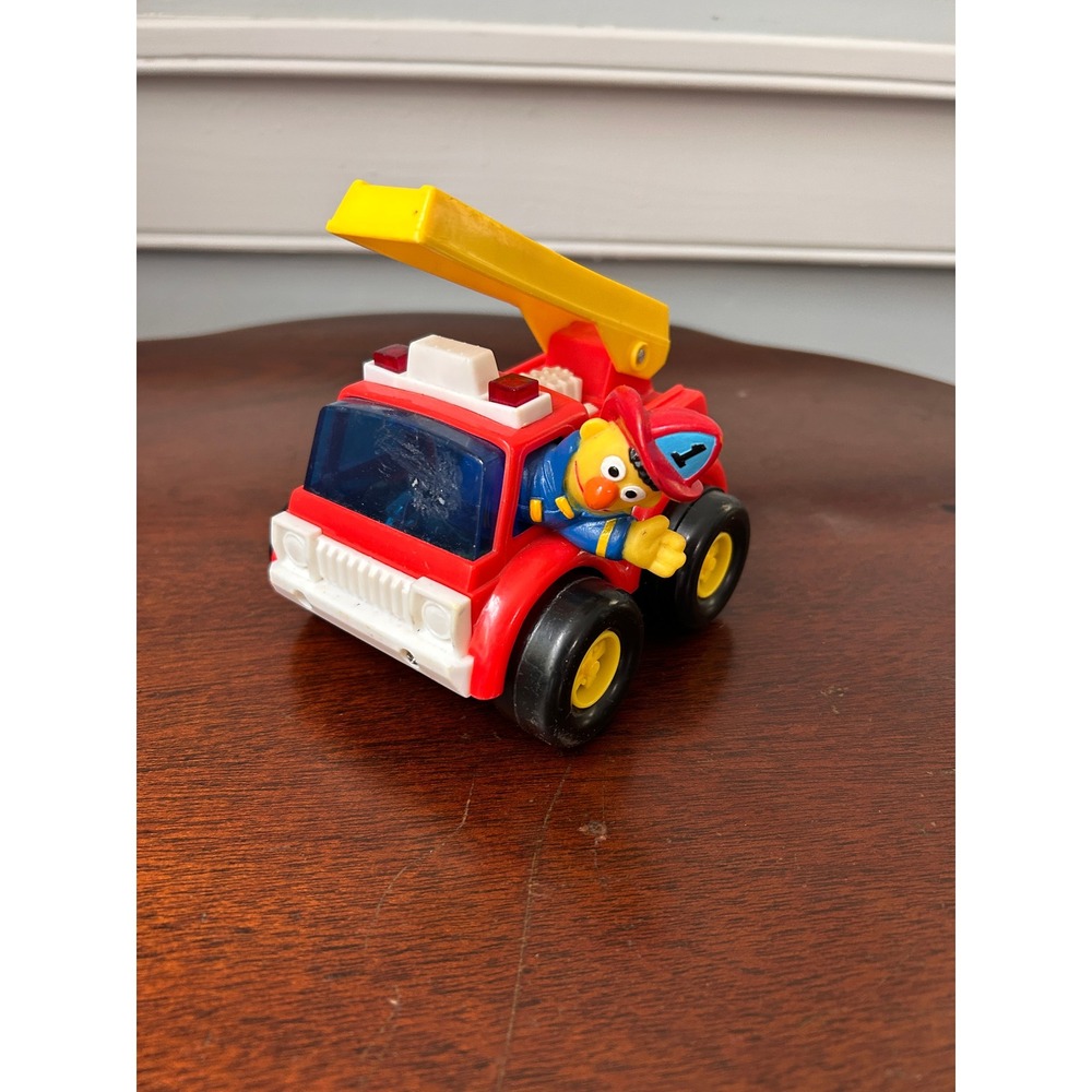 Vintage Tyco Sesame Street Ernie Fire Truck Toy 60422 Red Yellow Ladder
